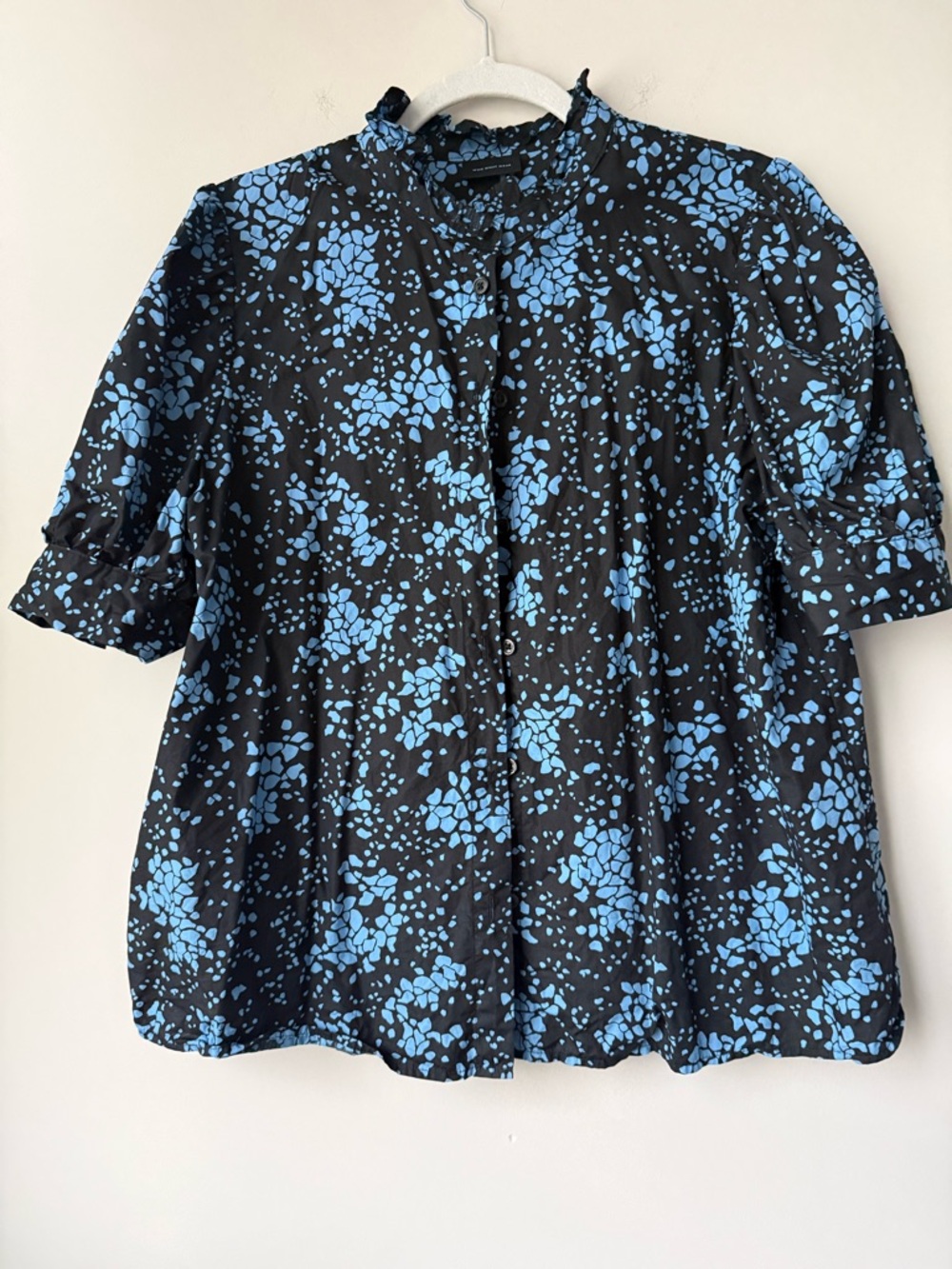 Who What Wear Puff Sleeve Blouse in Blue and Black - Size Large